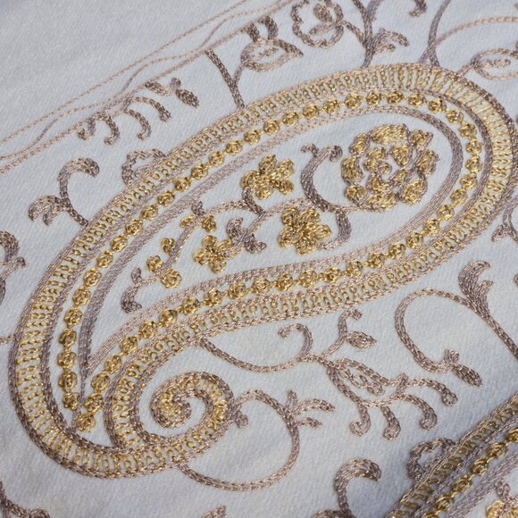 NWOT Ivory Scarf with Gold Embroidery Indian Bollywood Paisley Chain Link - Picture 14 of 14